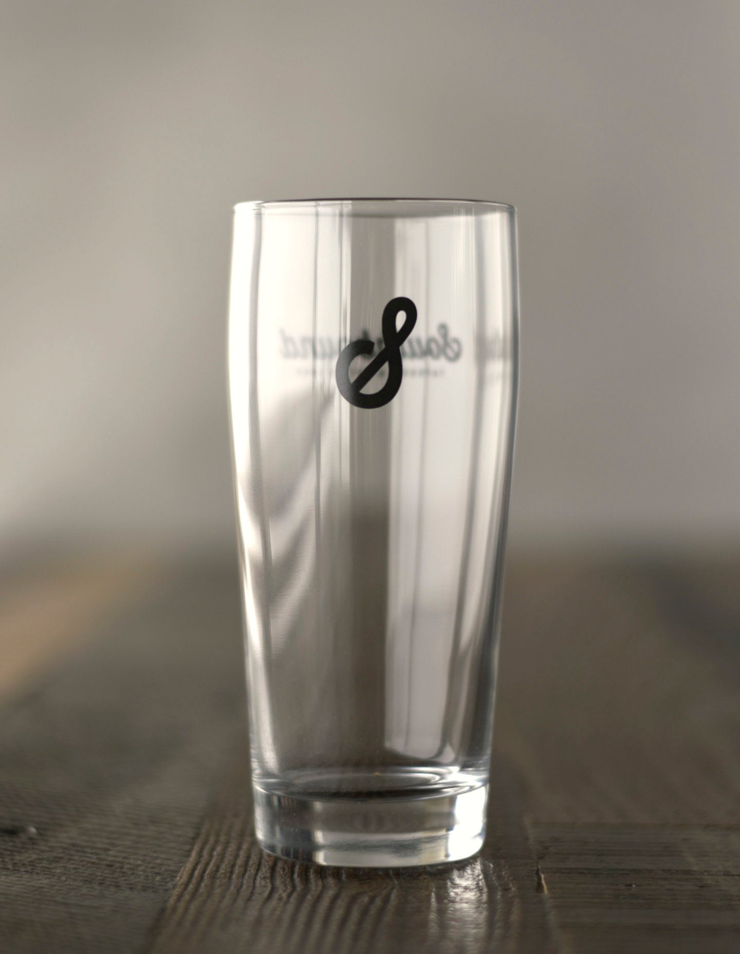 "Willi" Logo Pint Glass