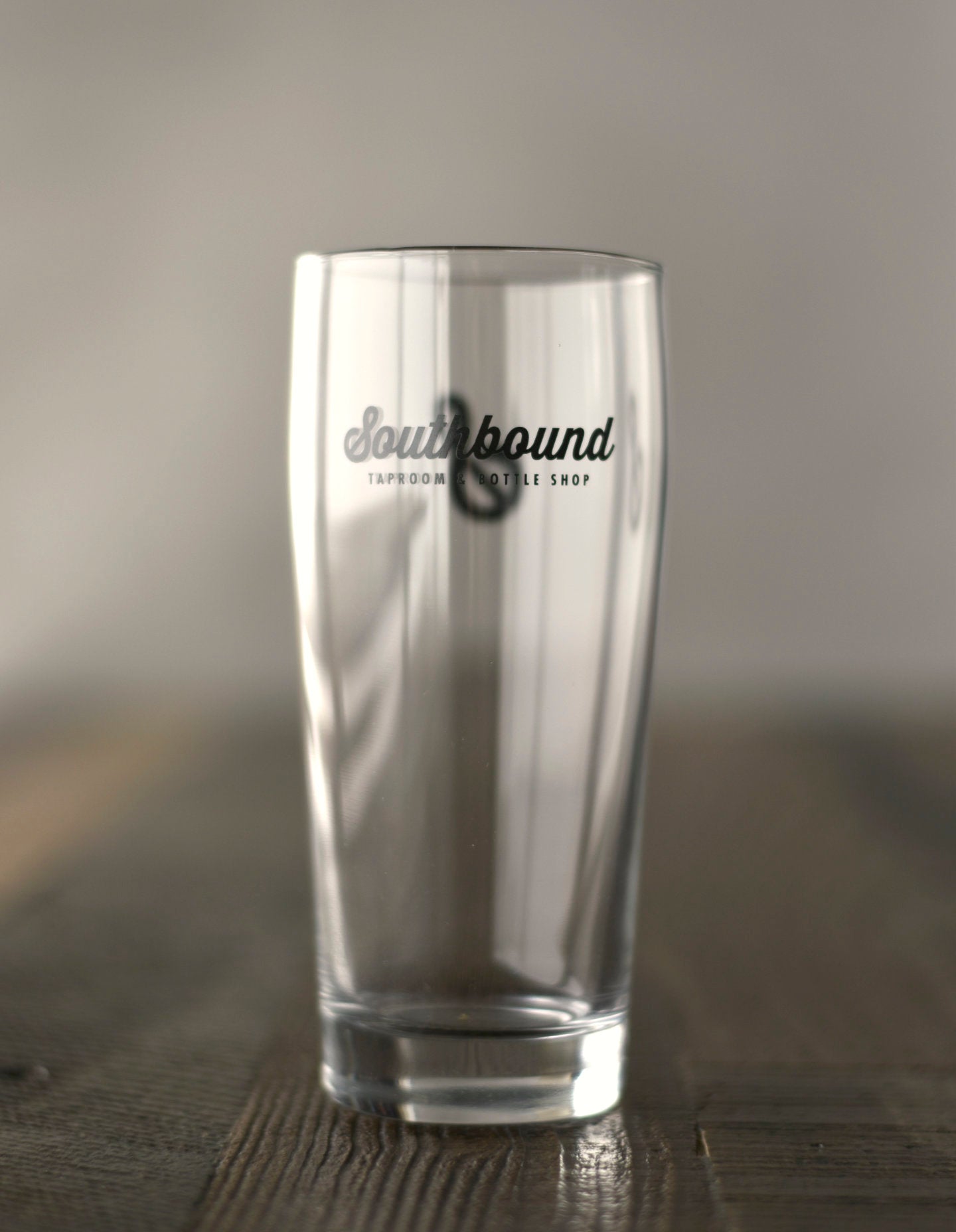 "Willi" Logo Pint Glass